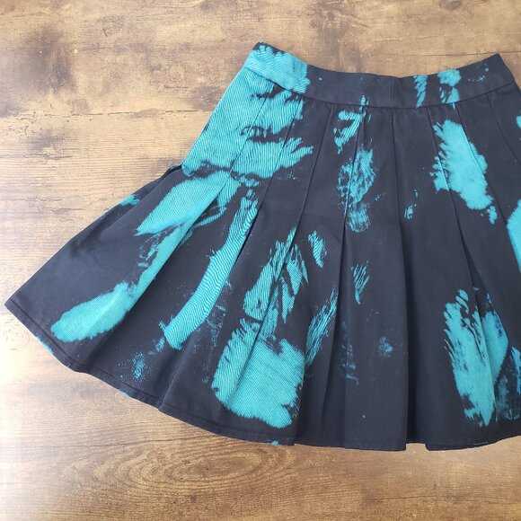 Black & Blue Current Mood mini kilt Love or Confusion from Monster High Wardrobe - Picture 1 of 6